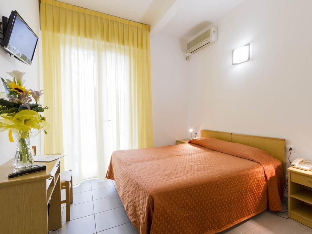 Hotel Meris Milano Marittima Chambre photo